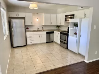 Photo #5: 6064041 Listing