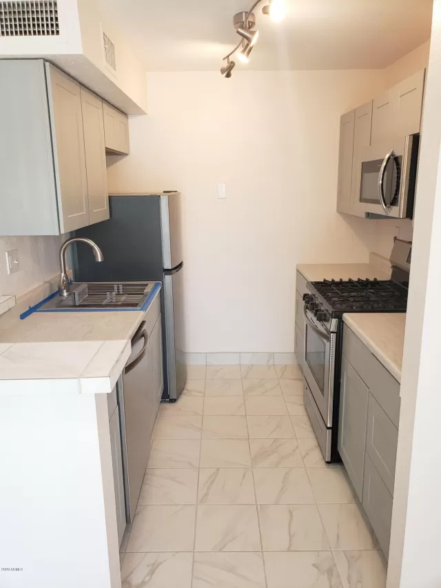 MLS: 6064061 Condo For Sale