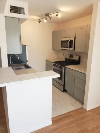 Photo #1: 6064061 Listing 