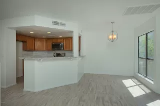 Photo #6: 6064150 Listing