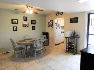 Photo #5: 6064390 Listing 