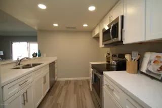 Photo #6: 6064843 Listing