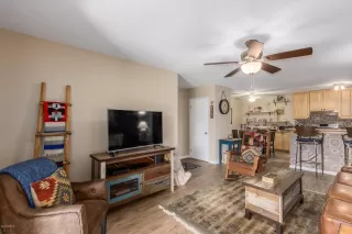 Photo #4: 6064938 Listing