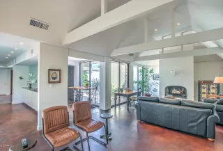 Photo #4: 6065125 Listing