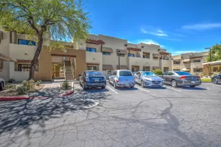 Photo #2: 6065216 Listing