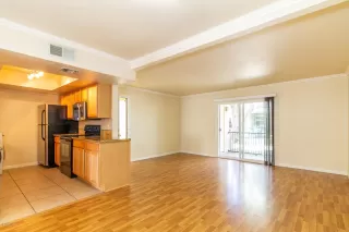 Photo #4: 6065596 Listing