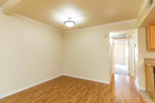 Photo #5: 6065596 Listing