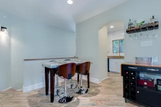 Photo #5: 6065744 Listing