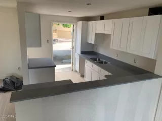 Photo #3: 6065939 Listing