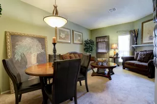 Photo #4: 6066149 Listing