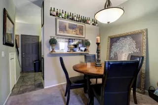 Photo #5: 6066149 Listing