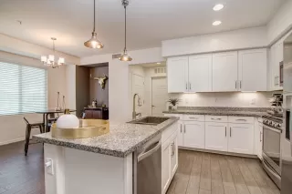 Photo #5: 6066200 Listing 