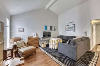 Photo #6: 6066304 Listing