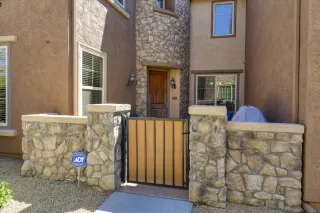 Photo #2: 6066325 Listing 