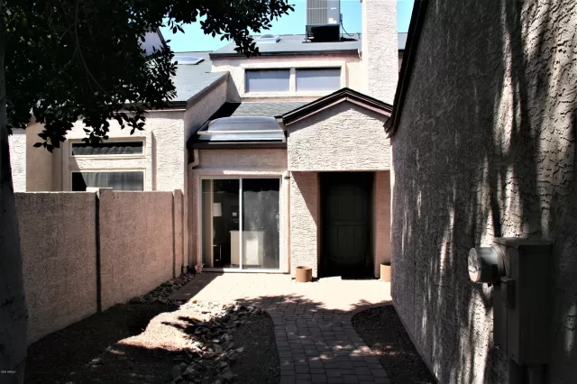 MLS: 6066557 Condo For Sale