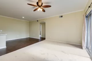 Photo #6: 6066663 Listing