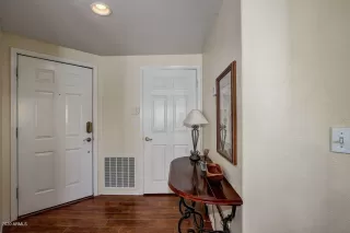 Photo #2: 6066733 Listing