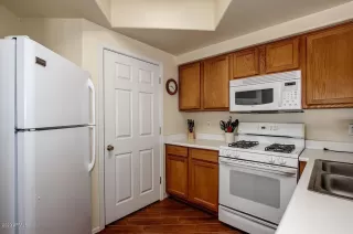 Photo #6: 6066733 Listing