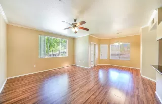 Photo #4: 6066907 Listing