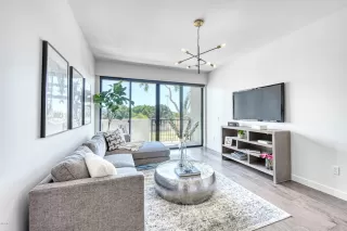 Photo #3: 6067084 Listing