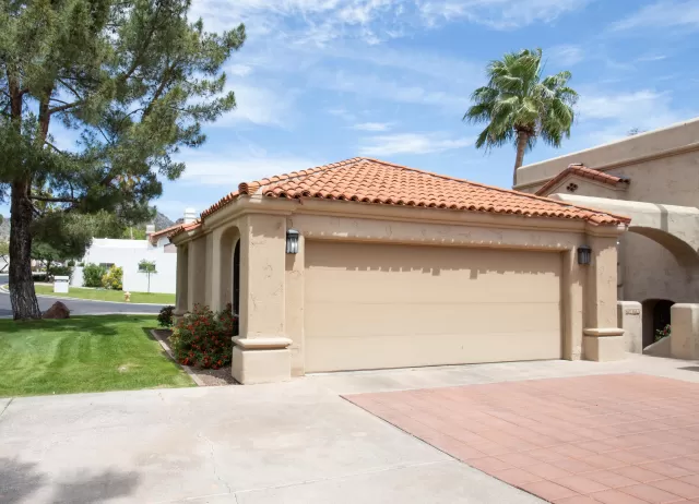 MLS: 6067138 Condo For Sale