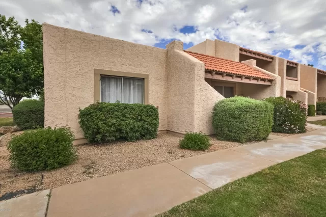 MLS: 6067164 Condo For Sale