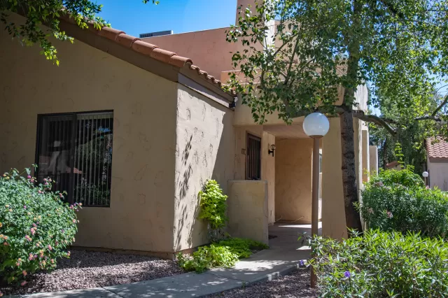 MLS: 6067482 Condo For Sale