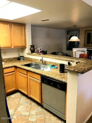 Photo #5: 6067725 Listing 