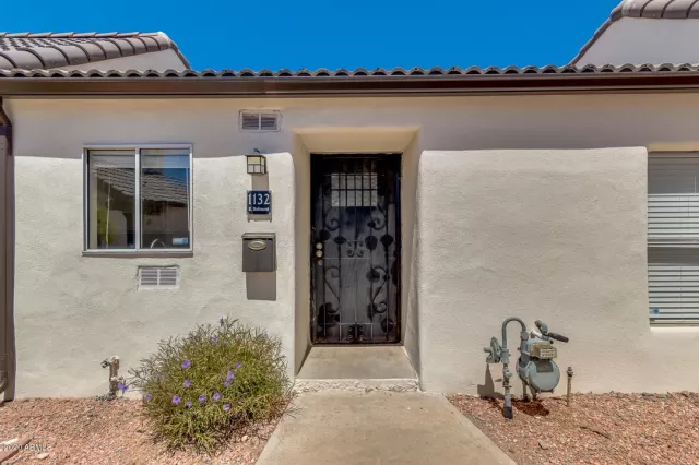 MLS: 6068030 Condo For Sale