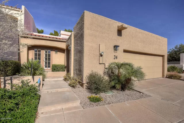 MLS: 6068193 Condo For Sale