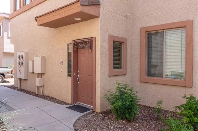 MLS: 6068437 Condo For Sale