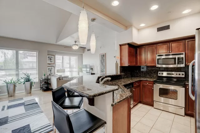 MLS: 6068483 Condo For Sale