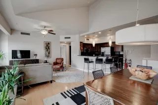 Photo #2: 6068483 Listing