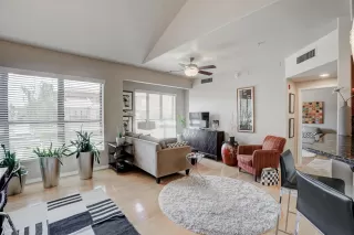 Photo #6: 6068483 Listing