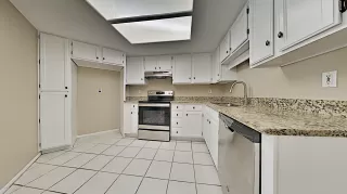 Photo #5: 6068638 Listing 