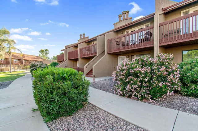 MLS: 6068673 Condo For Sale