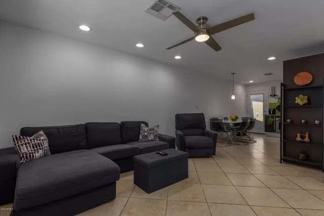 MLS: 6068775 Condo For Sale