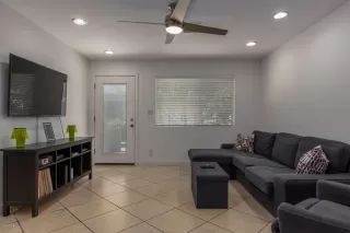 Photo #6: 6068775 Listing