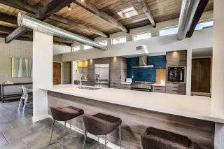 Photo #4: 6068941 Listing