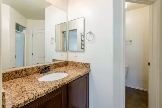 Photo #4: 6069262 Listing