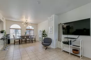 Photo #5: 6069311 Listing