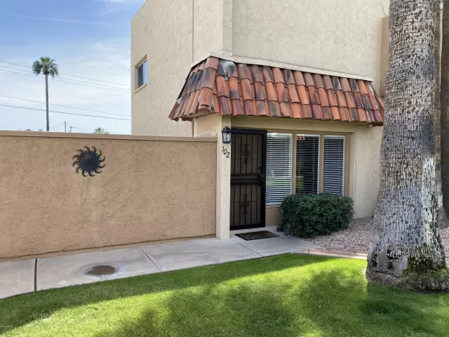 MLS: 6069347 Condo For Sale