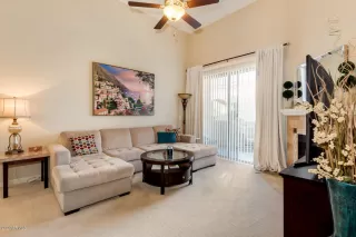 Photo #5: 6069640 Listing