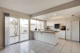 Photo #6: 6069822 Listing