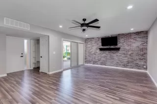 Photo #6: 6070096 Listing 