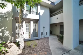 Photo #4: 6070127 Listing