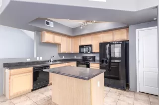 Photo #4: 6070471 Listing