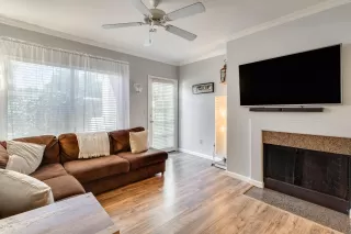 Photo #6: 6070581 Listing