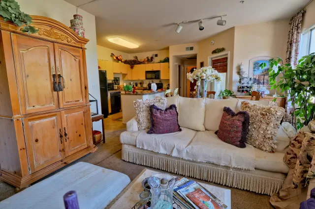 MLS: 6070985 Condo For Sale
