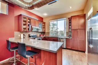 Photo #5: 6071105 Listing